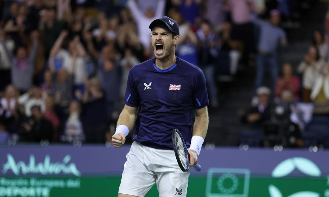 Andy Murray roars in celebration against USA at the Davis Cup